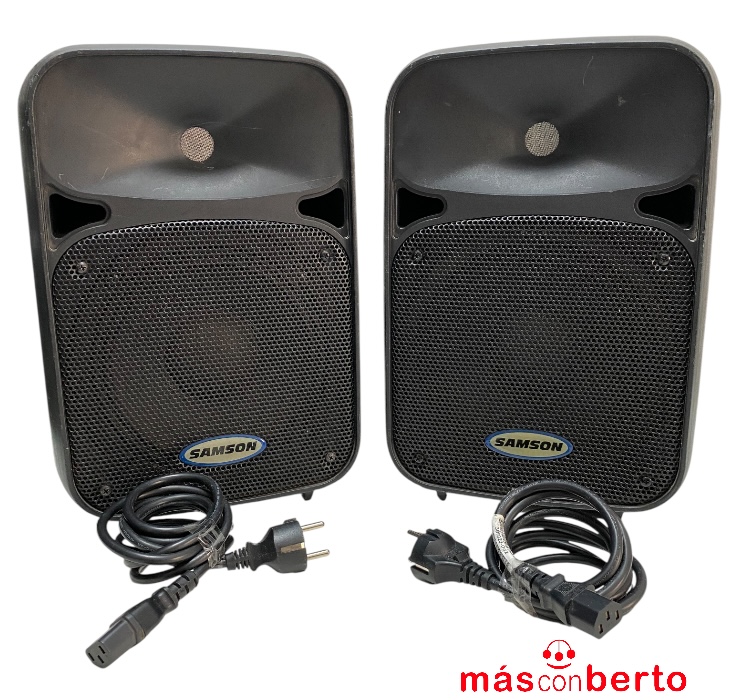 Altavoces monitor Samson...