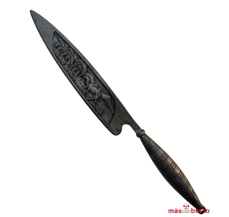 Cuchillo de metal estilo...